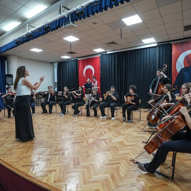 "Milli takım beste yarışması" birincisi liseliler, şampiyonluğun gururunu y...