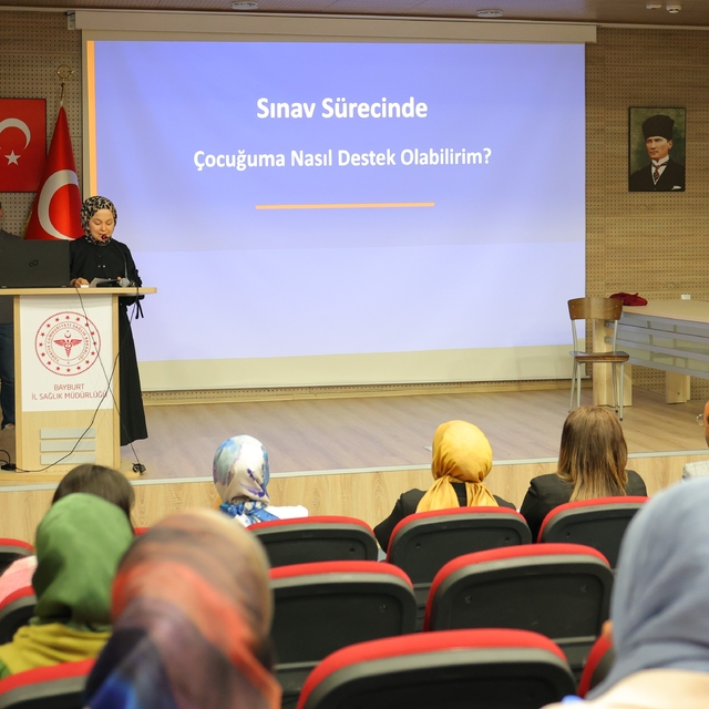 Bayburt'ta 'Sağlıklı Hayat Saatleri' programı düzenlendi