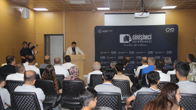 Cizre'de "Girişimci Kütüphanesi" programı düzenlendi