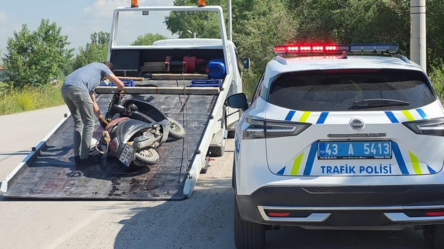 Kütahya'da otomobil ile motosiklet çarpıştı, sürücü ağır yaralandı