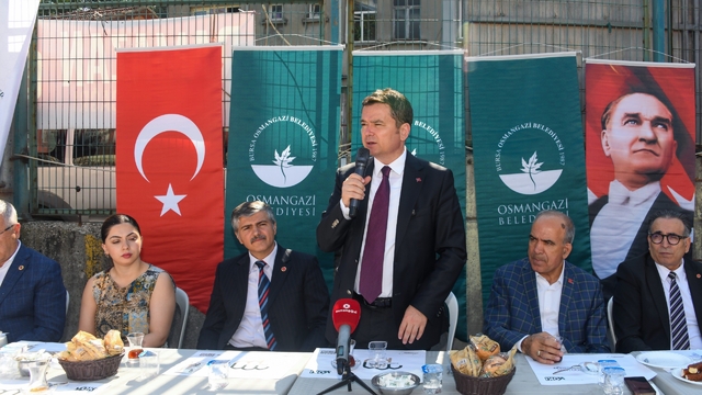Başkan Erkan Aydın'dan talep ve önerilere yerinde çözüm
Başkan Aydın Alacahırka'nın nabzını sahada tuttu