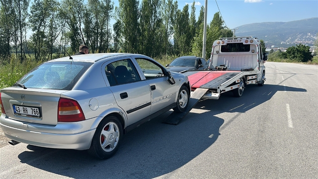 Otomobille çarpışan motosikletin sürücüsü ağır yaralandı