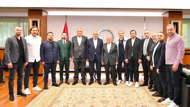 Kayserispor yönetiminden Başkan Büyükkılıç'a ziyaret