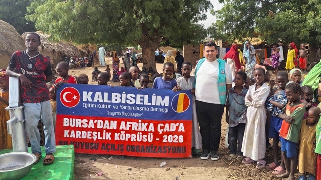 Afrikalı yetimlerin yüzü Kalbi Selim'le güldü
Bursalı Kalbi Selim, Afrikalı yetimlere moral oldu