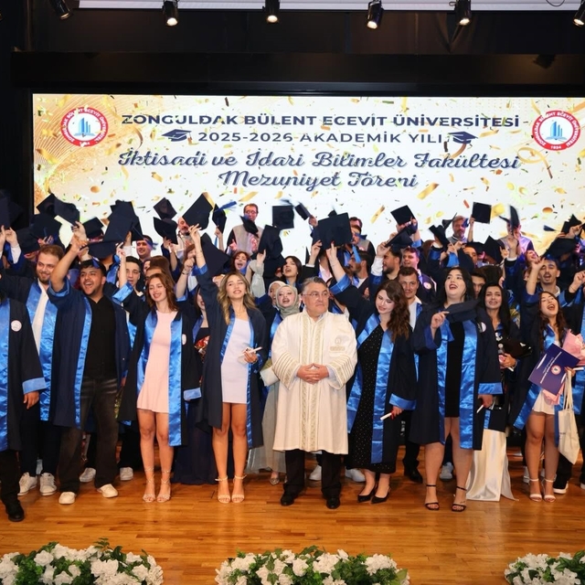 BEUN'da geleceğin yöneticileri mezuniyet coşkusu yaşadı