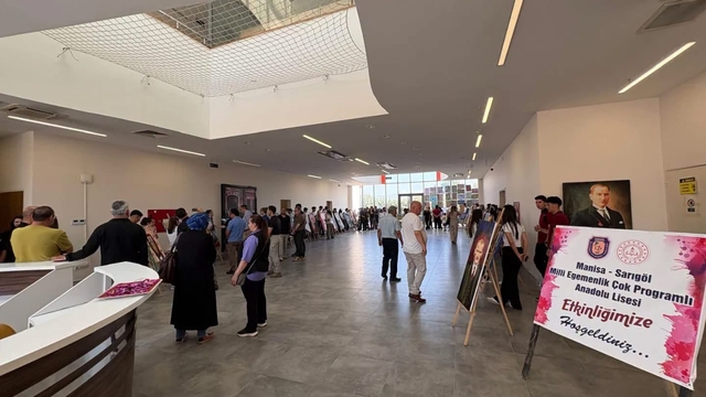 Sarıgöl'de görsel sanatlar sergisi