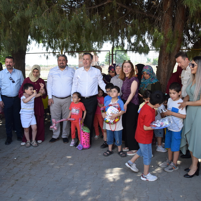 Turgutlu'da özel gereksinimli öğrencilere yıl sonu şenliği