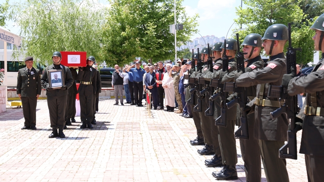 Elazığ'da Kıbrıs Gazisi Acar son yolculuğuna uğurlandı