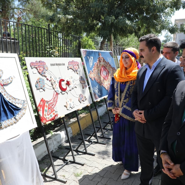 Viranşehir'de "Hayat Boyu Öğrenme Haftası" sergisi açıldı