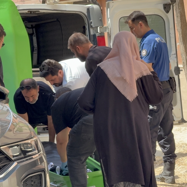 Seslendikleri annelerini yatağında cansız buldular
Eskişehir'de 57 yaşındak...