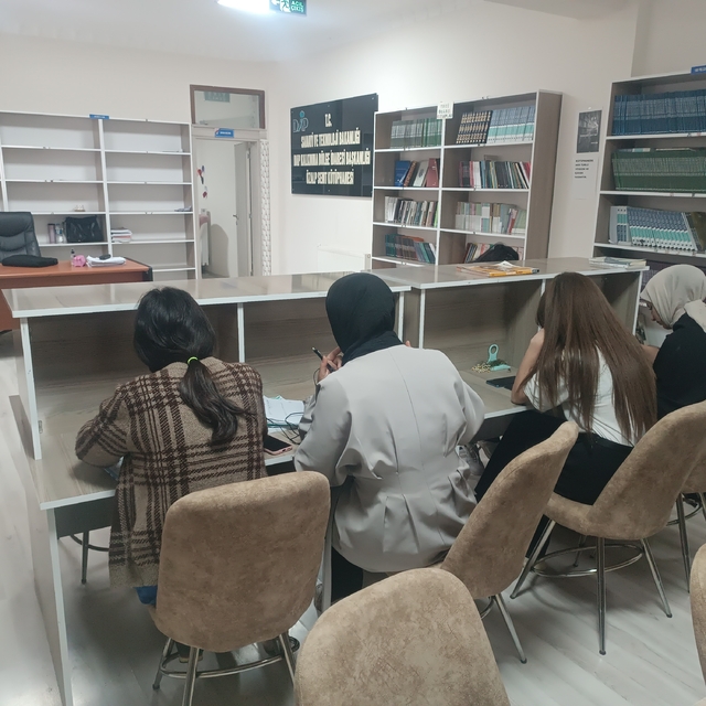 Özalp'te Diyanet Etüt Merkezi ve kütüphane yoğun ilgi görüyor