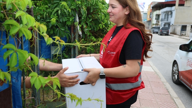 Şehzadeler Belediyesi'nden ihtiyaç sahiplerine gıda desteği