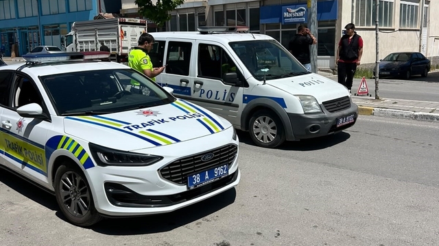 Kaza yapan motosiklet sürücüsü ağır yaralandı