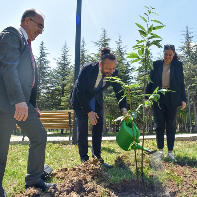 Bilecik'te 'Kampüsü Ağaçlandırıyoruz' sloganıyla fidanlar toprakla buluştu