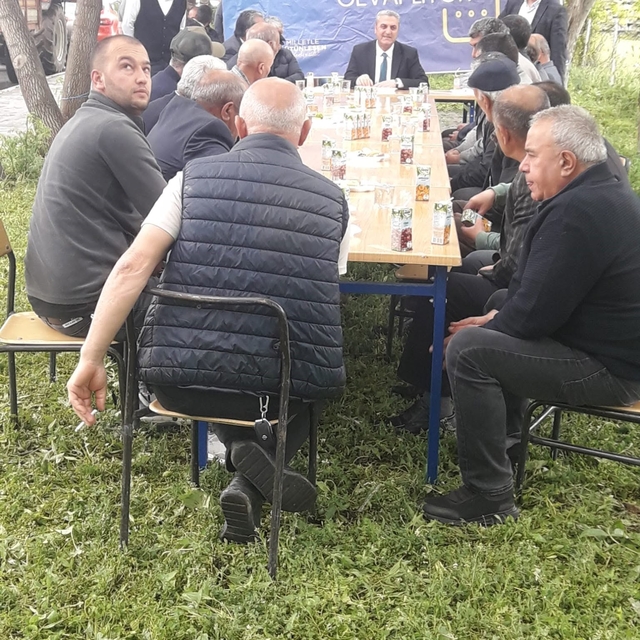 Akyaka'da "Vatandaş Soruyor, Başkan Cevaplıyor" buluşması yoğun ilgi gördü