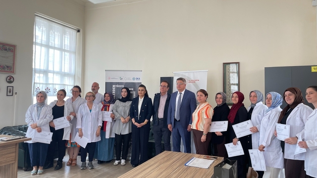 Samsun'da geleneksel miras geleceğe taşınıyor
"Köklerden Yüzeye Doğanın Renkli Dokunuşu Projesi"