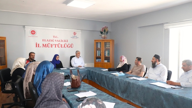 Elazığ'da manevi rehberlik alanlarında yürütülen faaliyetler değerlendirildi