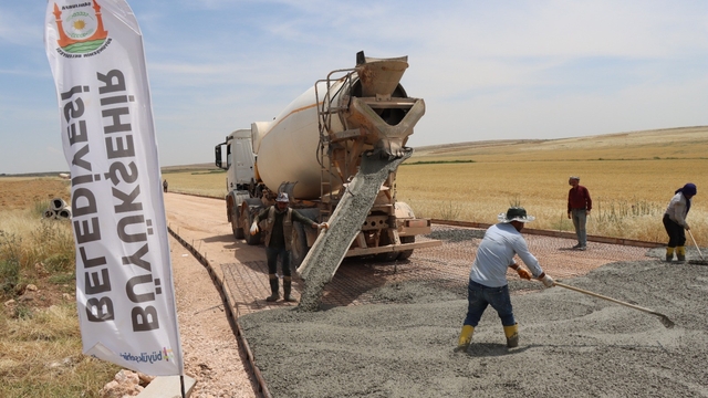 Büyükşehir, 3 ilçeyi beton yolla birbirine bağlıyor