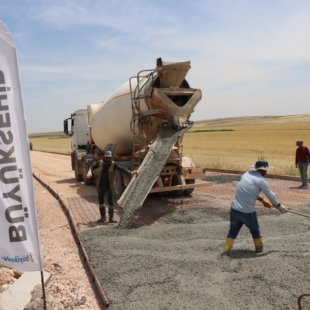 Büyükşehir, 3 ilçeyi beton yolla birbirine bağlıyor