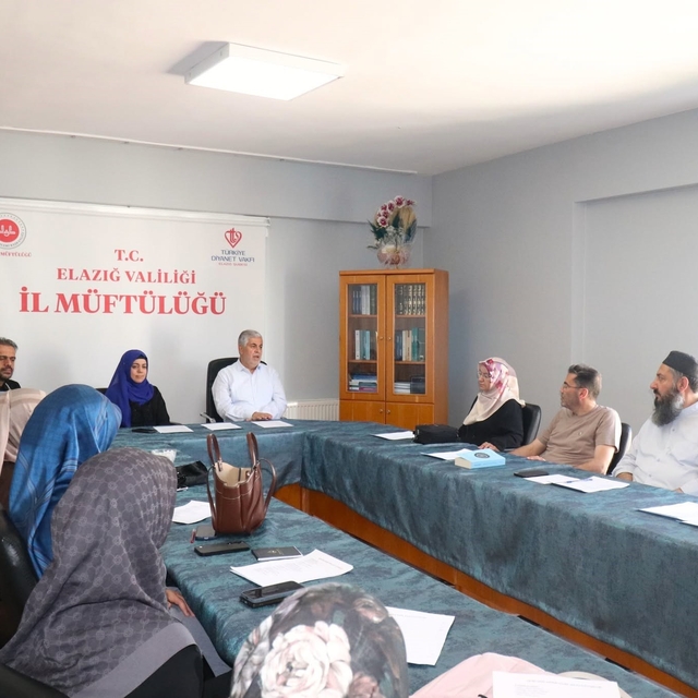 Elazığ'da manevi rehberlik alanlarında yürütülen faaliyetler değerlendirild...