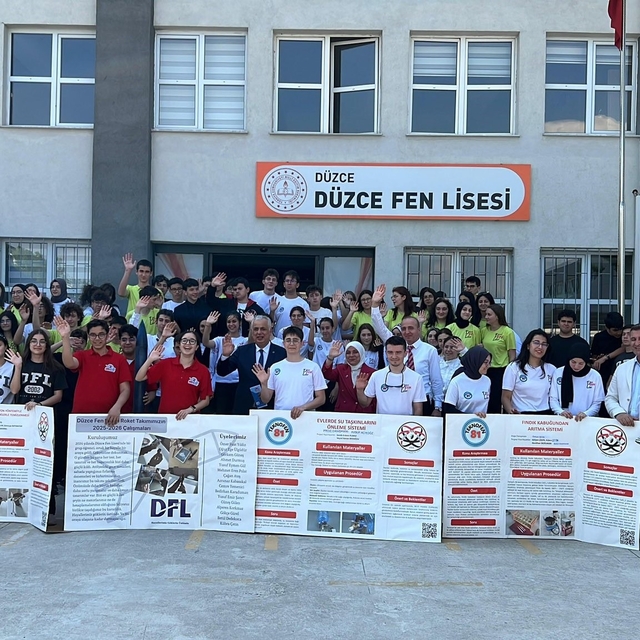 Düzce'de öğrencilerin bilim ve sanat projeleri görücüye çıktı
