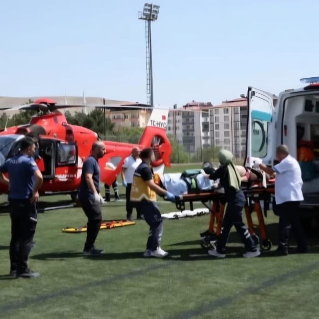84 yaşındaki hasta ambulans helikopterle Malatya'ya getirildi