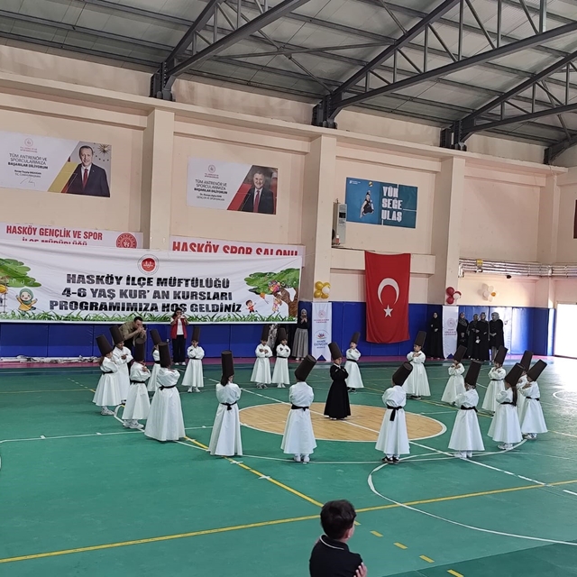 Hasköy'de 4-6 yaş Kur'an Kursu öğrencileri mezuniyet heyecanı yaşadı