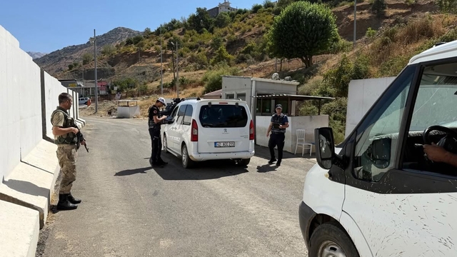 Sason'da "Huzurlu Sokak Uygulaması" denetimleri sürüyor