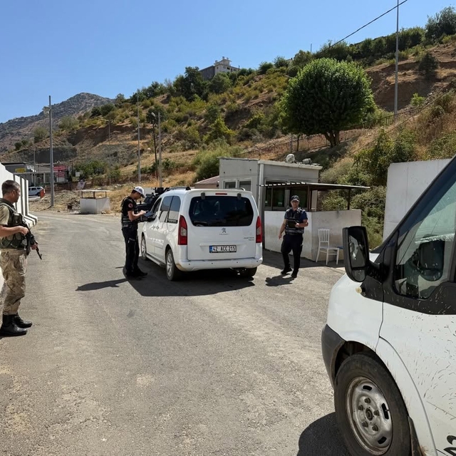 Sason'da "Huzurlu Sokak Uygulaması" denetimleri sürüyor