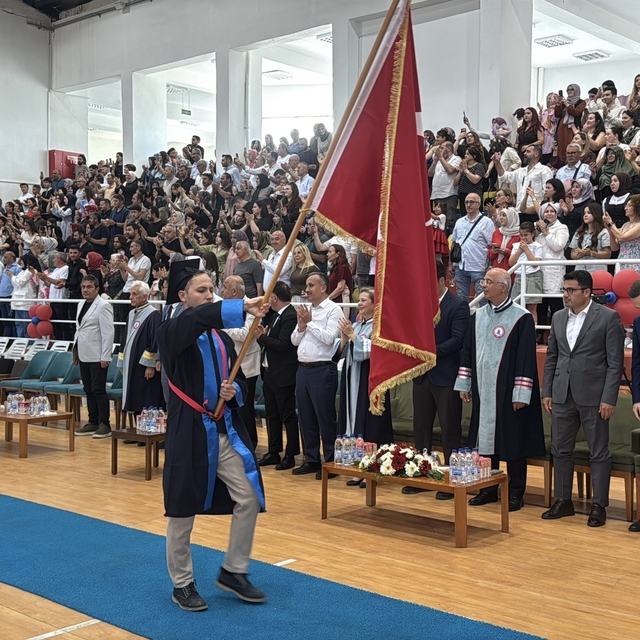 Alaplı Meslek Yüksek Okulu'nda mezuniyet sevinci
