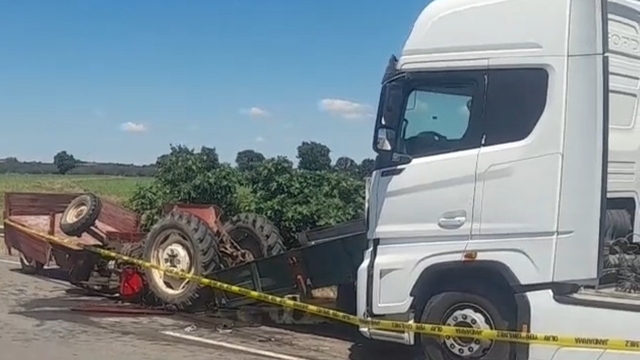 Kırklareli'nde tırın çarptığı traktörün sürücüsü hayatını kaybetti