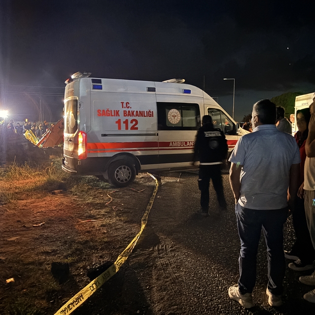 GÜNCELLEME - Kastamonu'da toprak altında kalan işçinin cansız bedenine ulaş...