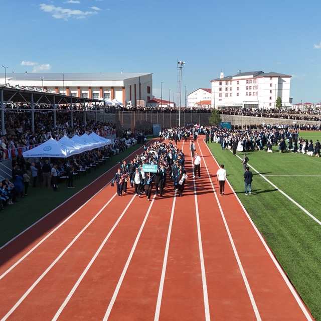 Bitlis Eren Üniversitesi'nde mezuniyet töreni yapıldı