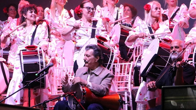 Tekirdağ Kiraz Festivali'nde Burhan Öçal, sahne aldı