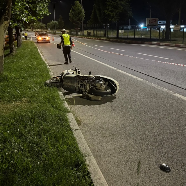 Kütahya'da devrilen motosikletin sürücüsü hayatını kaybetti