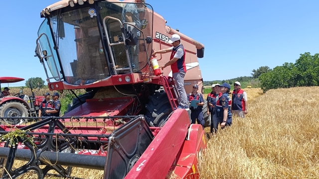 Çanakkale'de orman yangınlarına karşı biçerdöver denetimi yapıldı