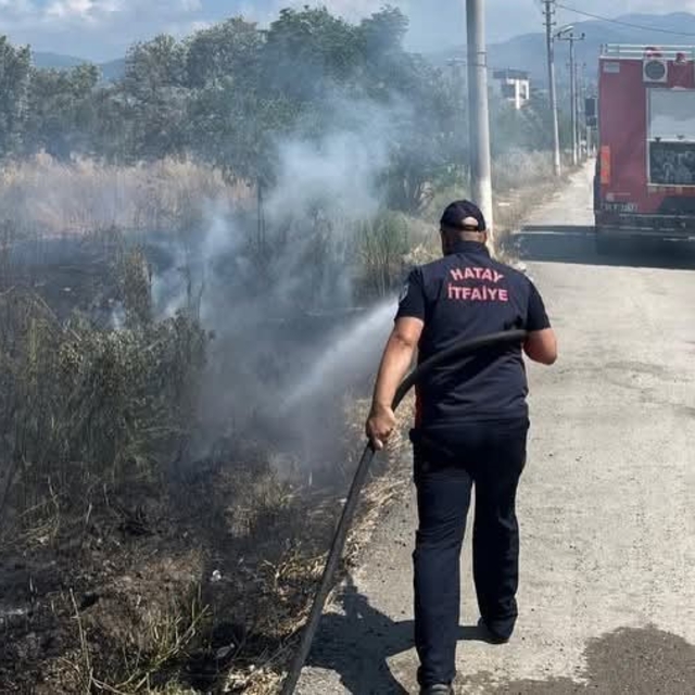 Arsuz'da bahçe yangını