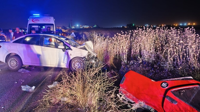 Mardin'de otomobiller çarpıştı: 1 ölü, 4 yaralı