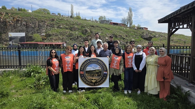 Ardahan'da fidanlar toprakla buluşuyor