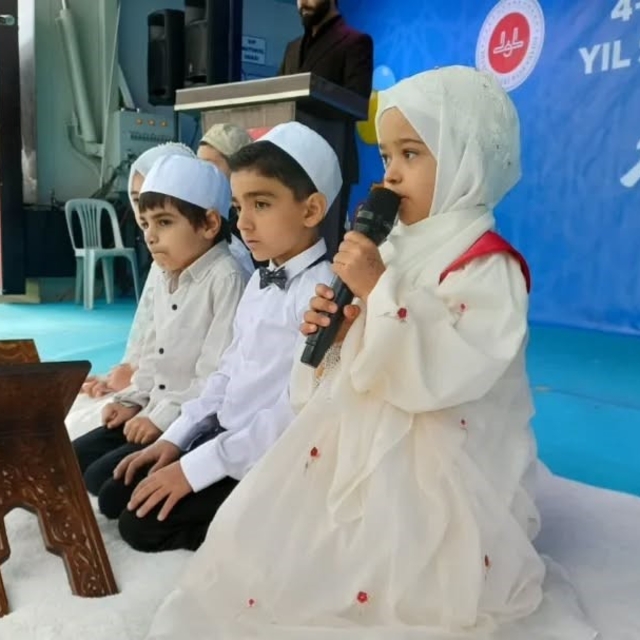 Kur'an kursunda yıl sonu coşkusu