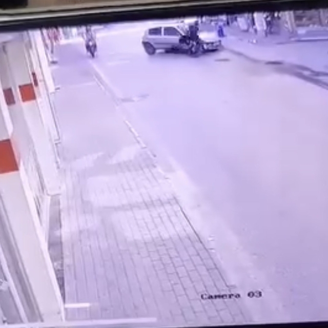 Bursa'da ilginç kaza...Yapay zeka değil, gerçek kaza görüntüsü
