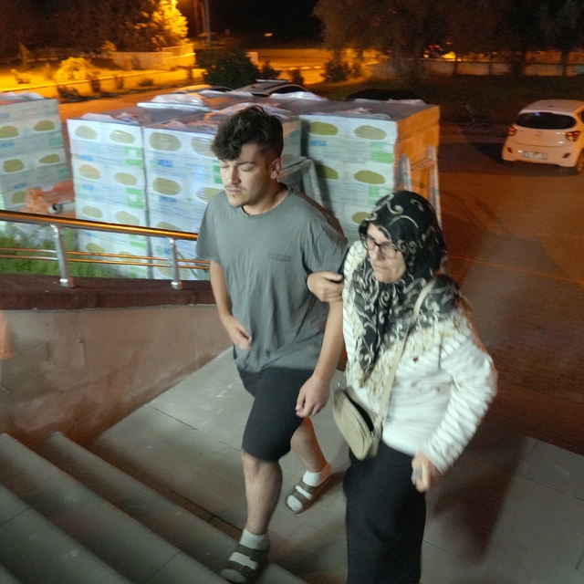 Mide bulantısı ve kusma şikayetiyle çok sayıda öğrenci hastaneye müracaat e...