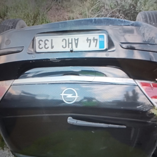 Takla atan otomobilin sürücüsü yaralandı