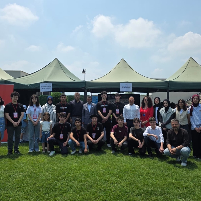Düzce GençTek bilim şenliği göz doldurdu