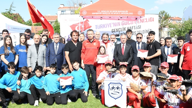 Eskişehir'de 'Gençlik ve Spor Şöleni' gerçekleştirildi