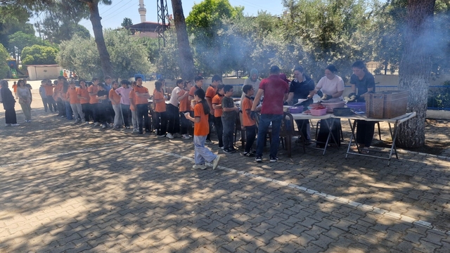 Bayramın bereketi okul bahçesine taşındı