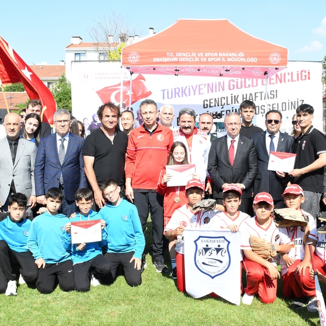 Eskişehir'de 'Gençlik ve Spor Şöleni' gerçekleştirildi