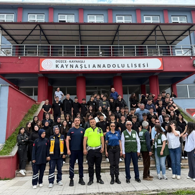 Sigaranın zararlarına dikkat çektiler