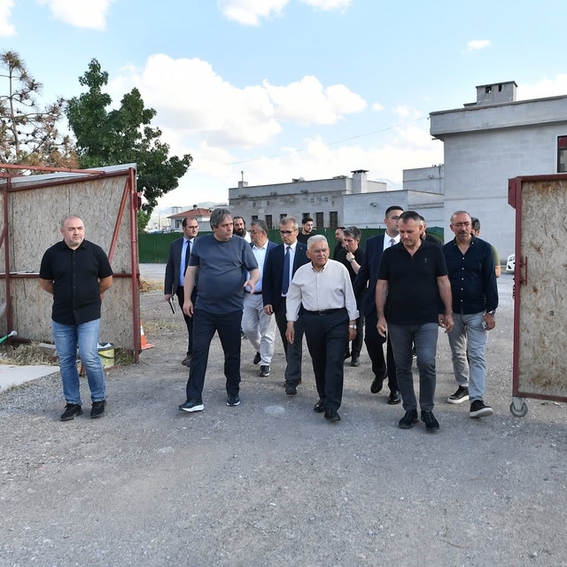 Başkan Büyükkılıç, Tarihi Kayseri Mahallesi'nde 3. etap çalışmalarını yerin...