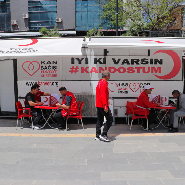 Van'da geçen yıl bağışlanan 61 bin 270 ünite kan, binlerce hastaya umut old...